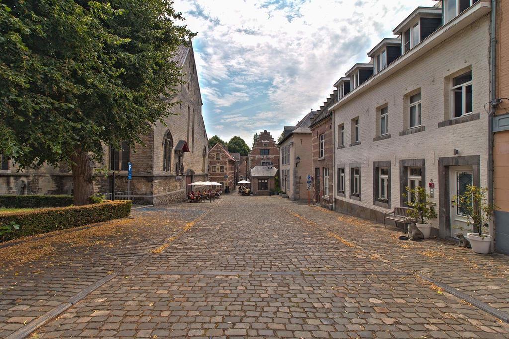 Het Begijnhof Tongeren Center Lägenhet Exteriör bild